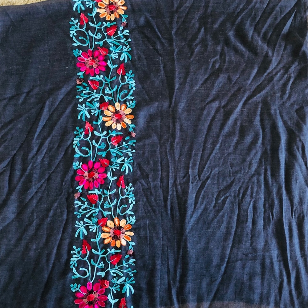 Pretty embroidered scarf/wrap or table runner